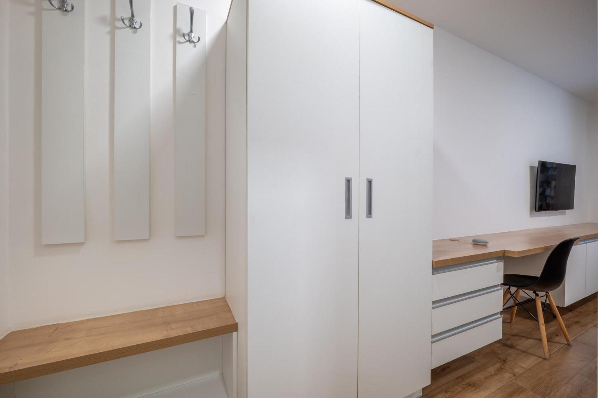 Smart Home 질리나 외부 사진